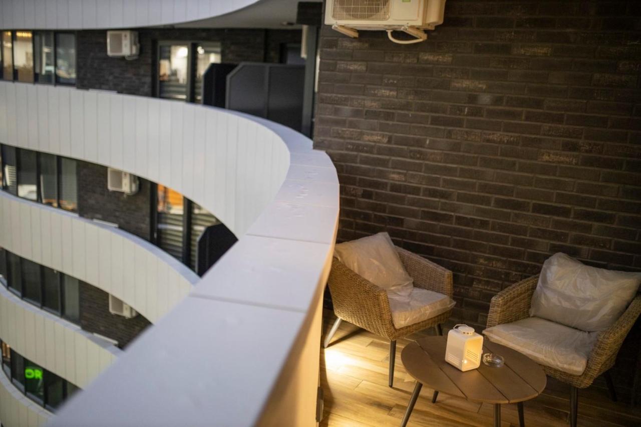 Pupin Palace Apartments Novi Sad Eksteriør billede